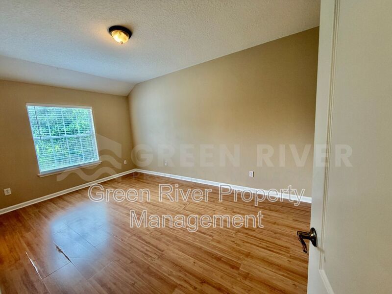 Luxury Living in The Oaks at Oakleaf – 4BR Retreat & Resort-Style Amenities property image