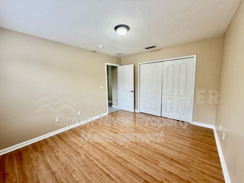 Luxury Living in The Oaks at Oakleaf – 4BR Retreat & Resort-Style Amenities property image