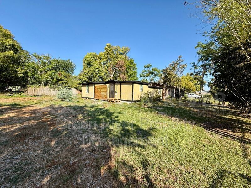 Charming 3BR Retreat in the Heart of Green Cove Springs!! property image