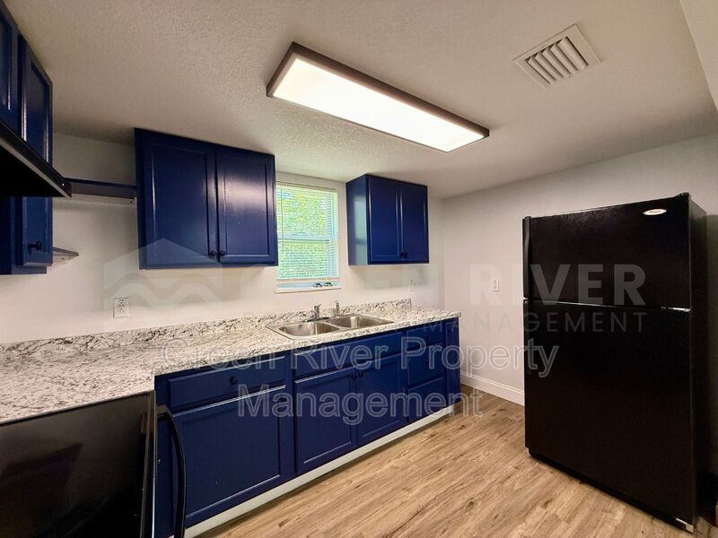 Charming 3BR Retreat in the Heart of Green Cove Springs!! property image