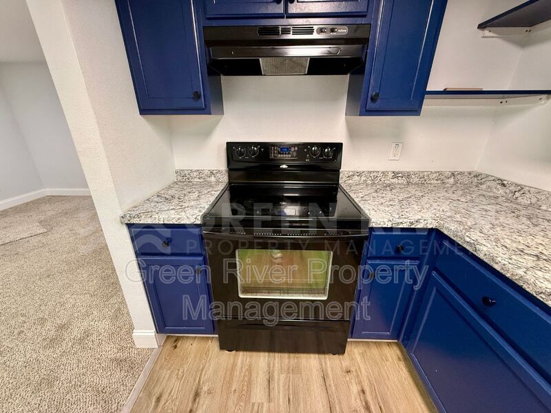 Charming 3BR Retreat in the Heart of Green Cove Springs!! property image