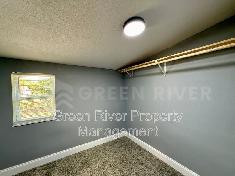 Charming 3BR Retreat in the Heart of Green Cove Springs!! property image