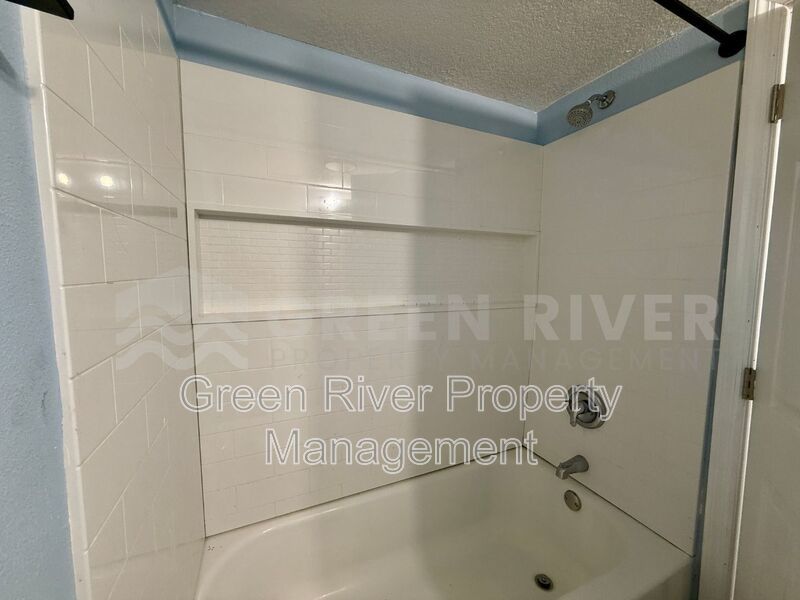 Charming 3BR Retreat in the Heart of Green Cove Springs!! property image