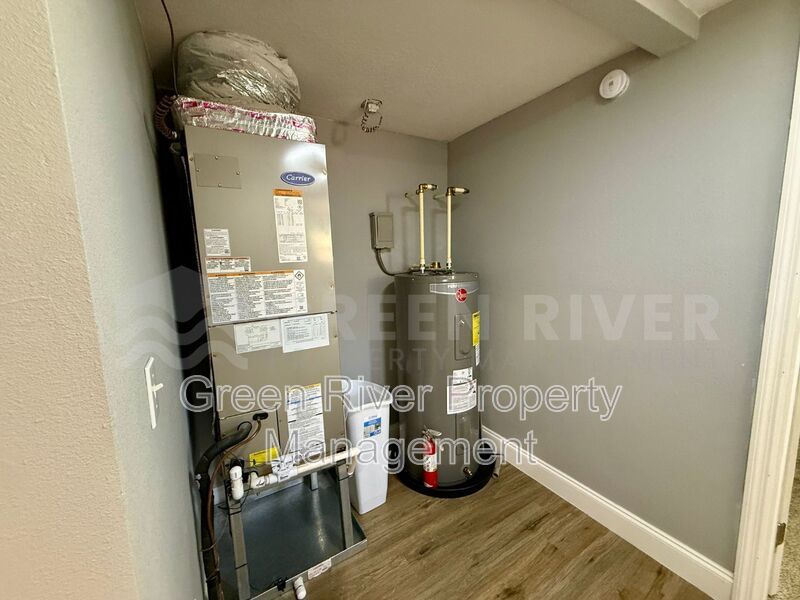 Charming 3BR Retreat in the Heart of Green Cove Springs!! property image