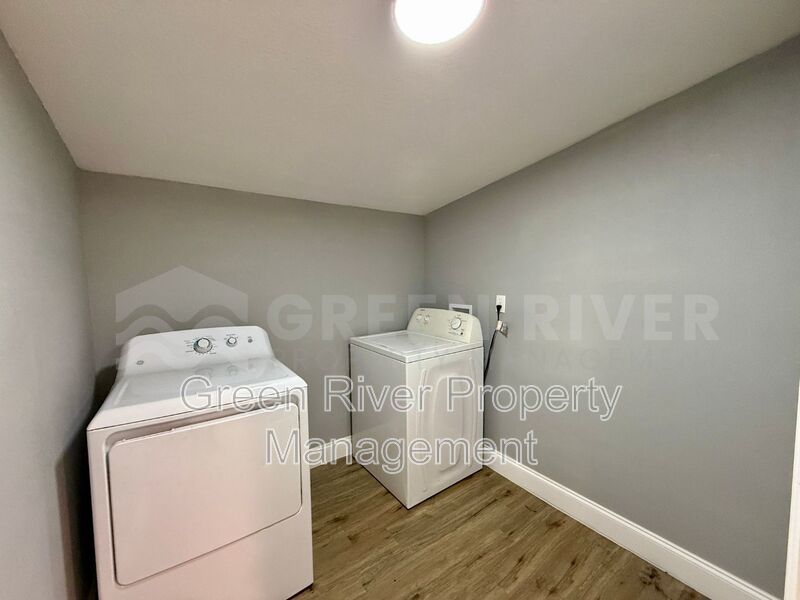 Charming 3BR Retreat in the Heart of Green Cove Springs!! property image