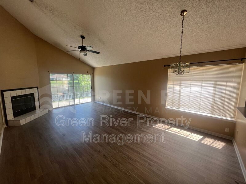 Adorable well kept 2/2 in Argyle! property image