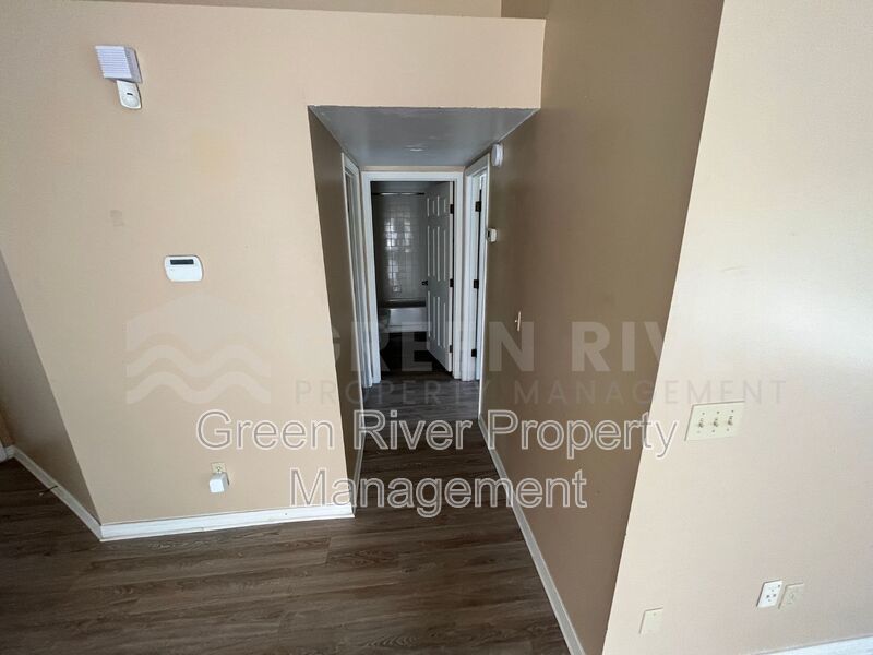 Adorable well kept 2/2 in Argyle! property image