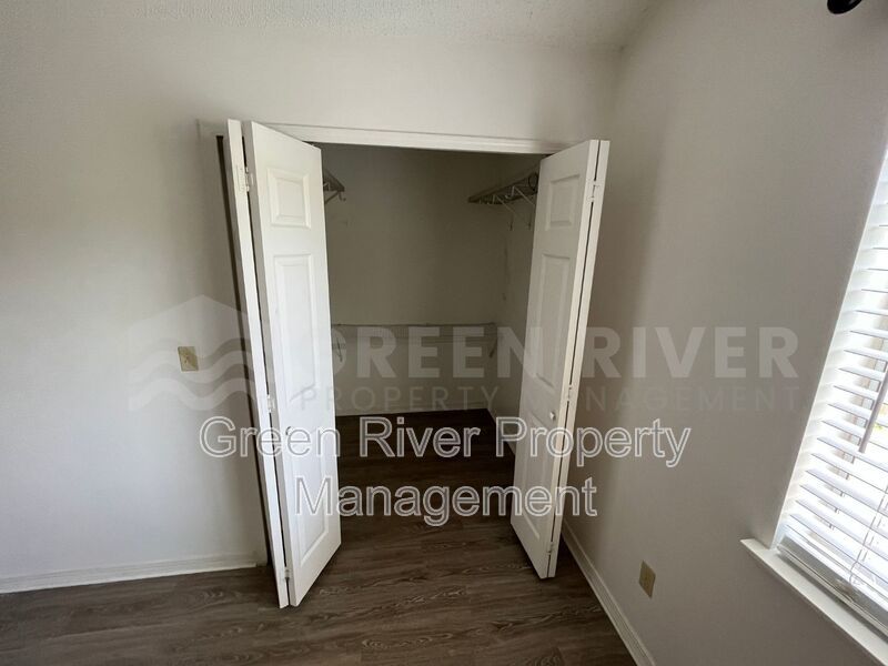 Adorable well kept 2/2 in Argyle! property image