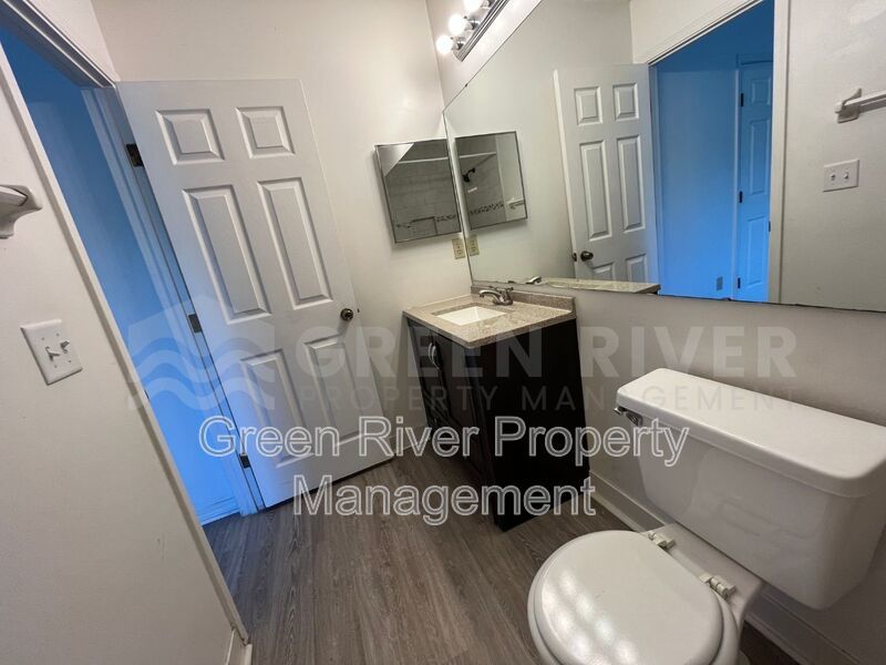 Adorable well kept 2/2 in Argyle! property image