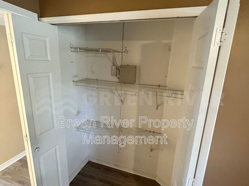 Adorable well kept 2/2 in Argyle! property image