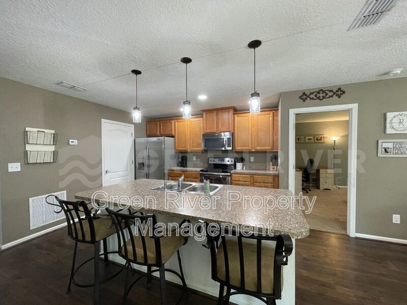 3 Bedroom 2 FULL bath home available Now in Winchester Ridge! property image
