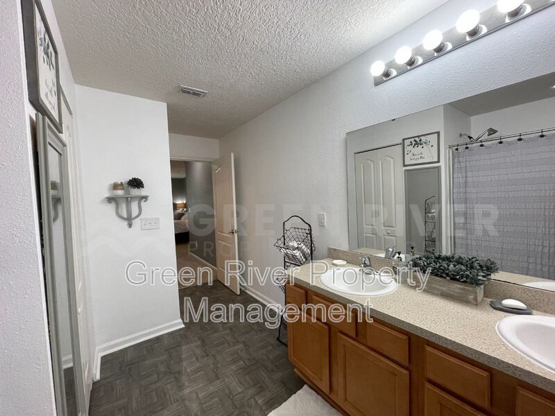 3 Bedroom 2 FULL bath home available Now in Winchester Ridge! property image