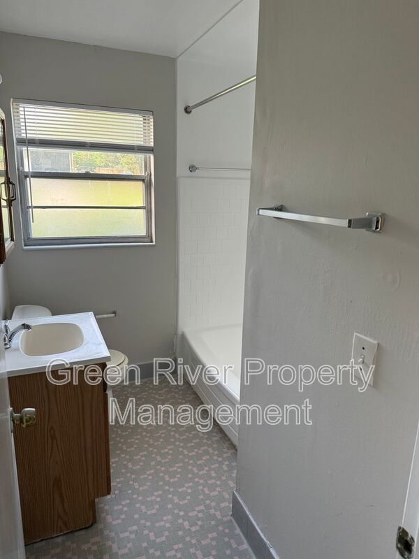 Freshly 3 bedroom, 1.5 bath Updated Westside Charmer  - New Carpet, Fresh Paint & Big Fenced Backyard property image