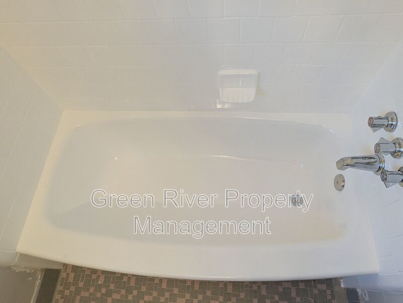 Freshly 3 bedroom, 1.5 bath Updated Westside Charmer  - New Carpet, Fresh Paint & Big Fenced Backyard property image