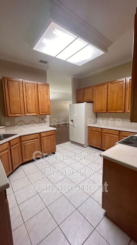 Golf Course Living - 4BR Beauty w/ No Carpet + FIP Amenities Included property image