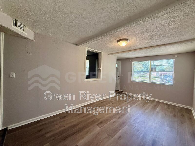 Charming & Updated Home with Spacious Backyard property image