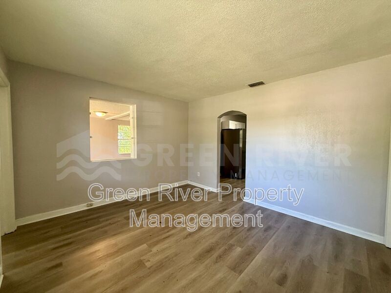 Charming & Updated Home with Spacious Backyard property image