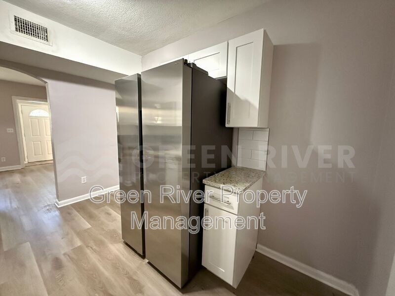 Charming & Updated Home with Spacious Backyard property image