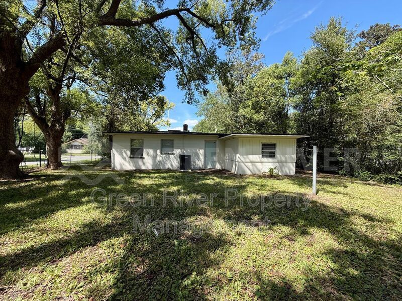 Charming & Updated Home with Spacious Backyard property image