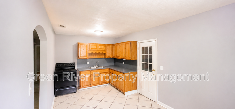 Warm & Inviting 4 Bedroom Home – Pets Welcome! property image