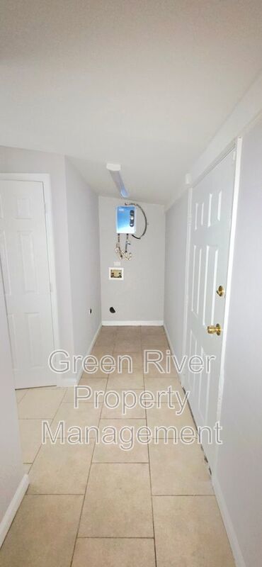 Warm & Inviting 4 Bedroom Home – Pets Welcome! property image