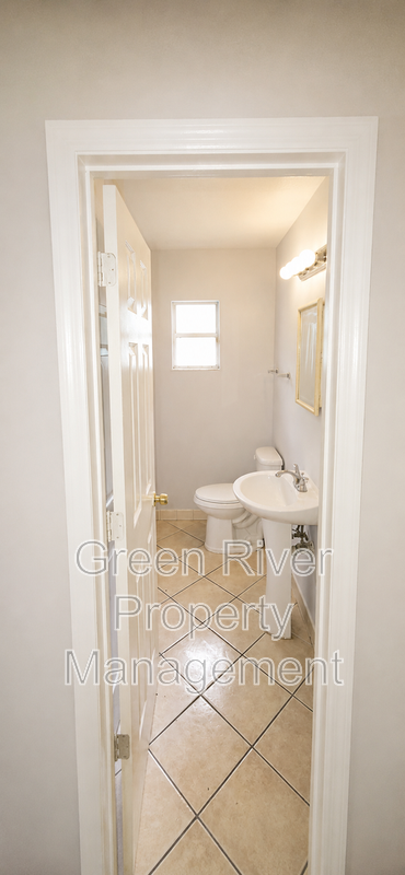 Warm & Inviting 4 Bedroom Home – Pets Welcome! property image