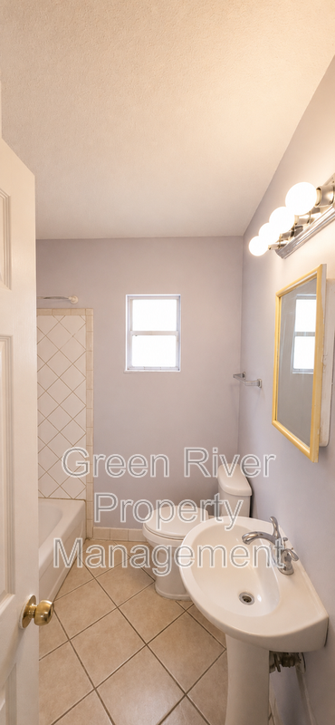 Warm & Inviting 4 Bedroom Home – Pets Welcome! property image