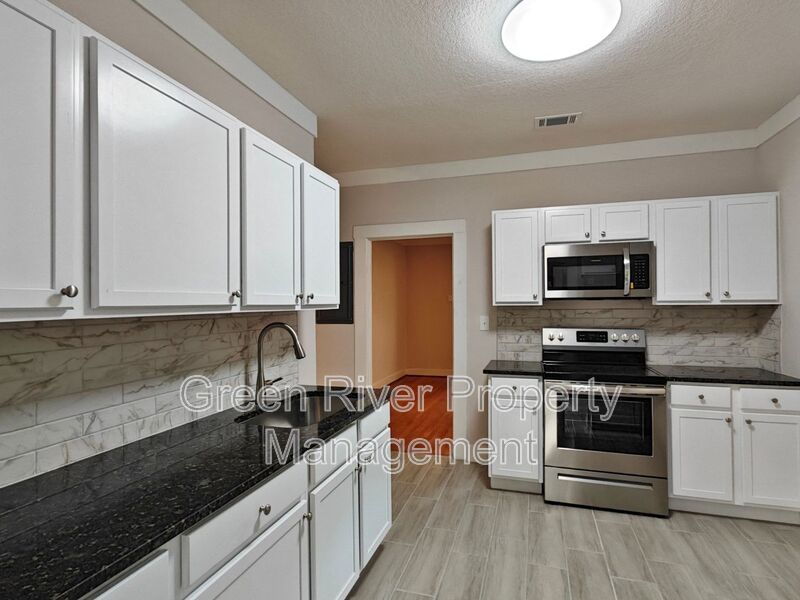 Cozy 3 Bedroom, 2 Bathroom home! property image
