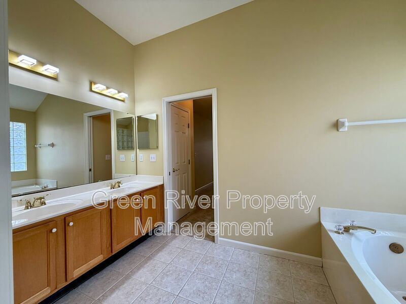 Immaculate 3 bedroom, 2 bath Waterfront Living with Preserve Views! property image
