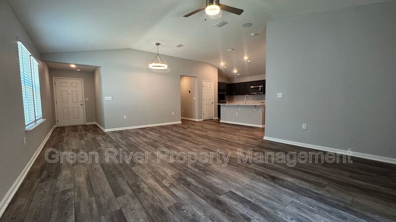 Modern 3-Bedroom Home with Open Living & Prime Jacksonville Location! property image