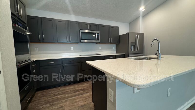 Modern 3-Bedroom Home with Open Living & Prime Jacksonville Location! property image