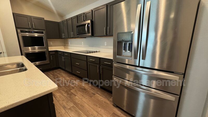 Modern 3-Bedroom Home with Open Living & Prime Jacksonville Location! property image