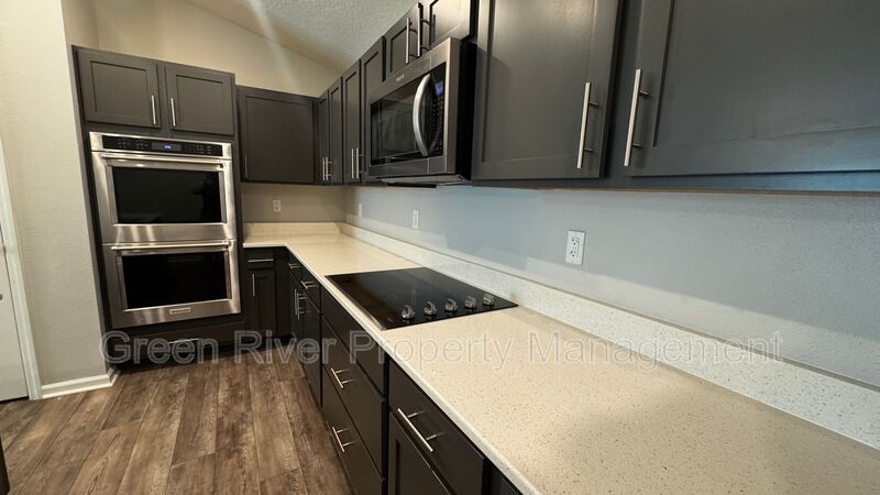 Modern 3-Bedroom Home with Open Living & Prime Jacksonville Location! property image