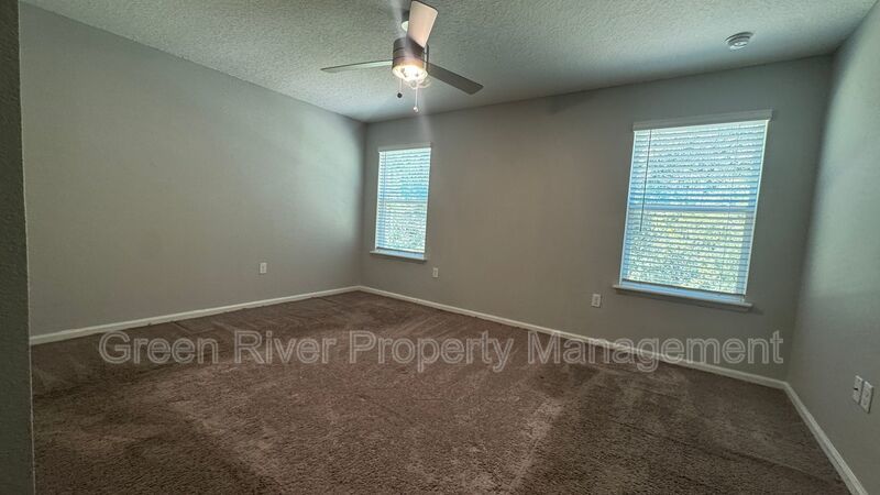 Modern 3-Bedroom Home with Open Living & Prime Jacksonville Location! property image
