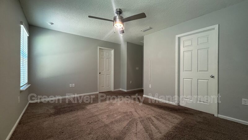 Modern 3-Bedroom Home with Open Living & Prime Jacksonville Location! property image