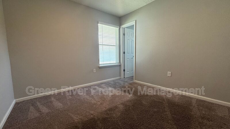 Modern 3-Bedroom Home with Open Living & Prime Jacksonville Location! property image