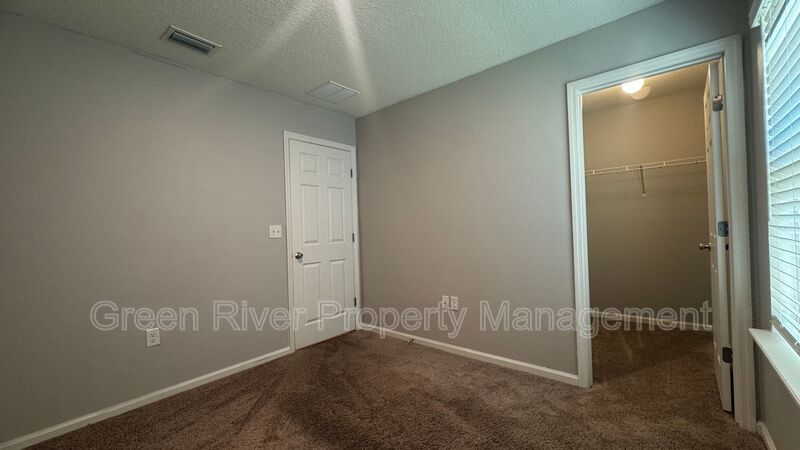 Modern 3-Bedroom Home with Open Living & Prime Jacksonville Location! property image