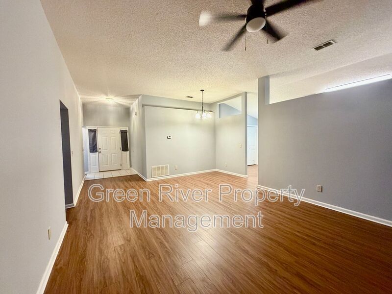 Spacious 4BR Harbor Island Home with Huge Backyard! property image