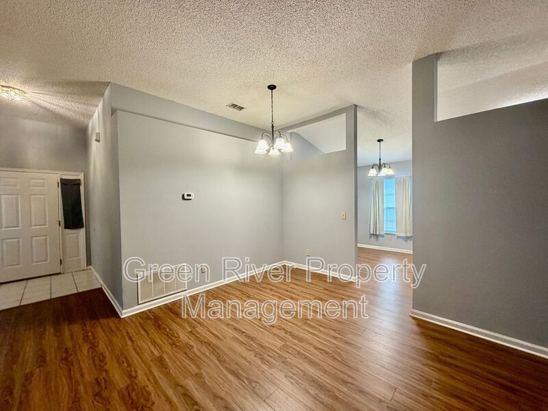 Spacious 4BR Harbor Island Home with Huge Backyard! property image