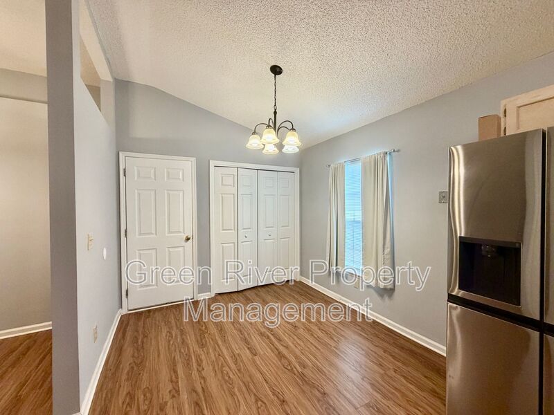 Spacious 4BR Harbor Island Home with Huge Backyard! property image