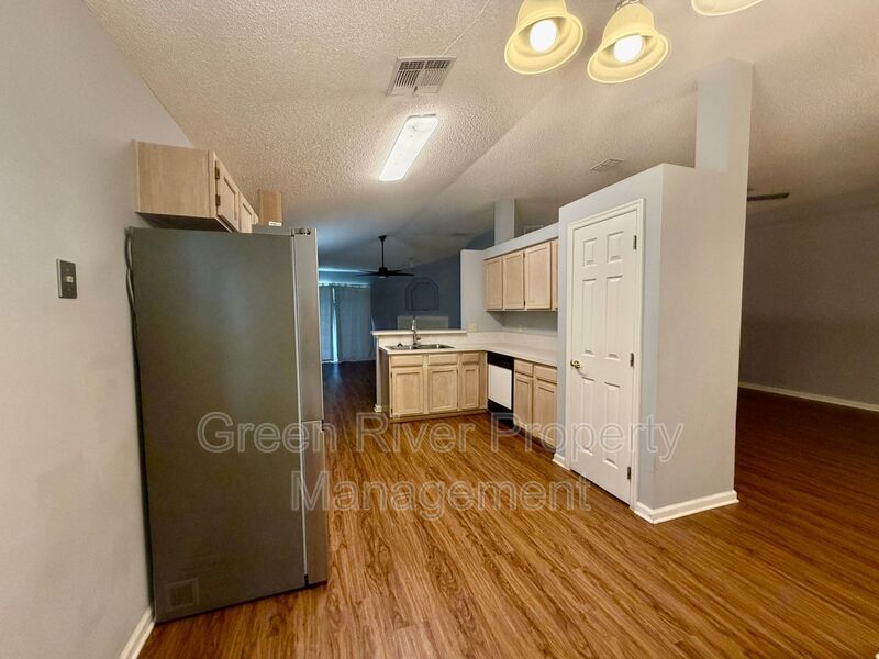 Spacious 4BR Harbor Island Home with Huge Backyard! property image