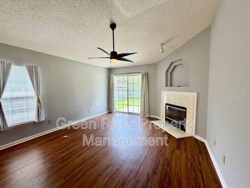 Spacious 4BR Harbor Island Home with Huge Backyard! property image