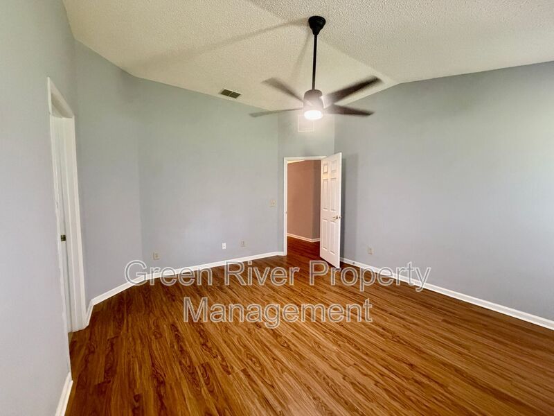 Spacious 4BR Harbor Island Home with Huge Backyard! property image