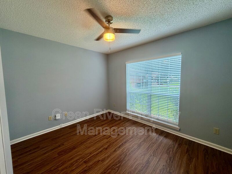 Spacious 4BR Harbor Island Home with Huge Backyard! property image