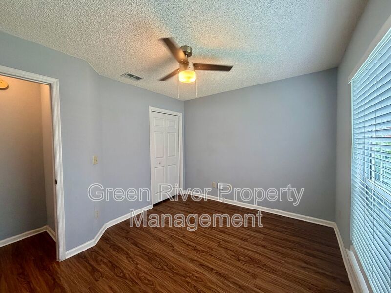 Spacious 4BR Harbor Island Home with Huge Backyard! property image
