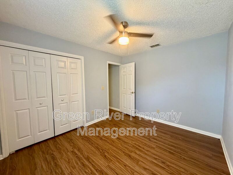 Spacious 4BR Harbor Island Home with Huge Backyard! property image