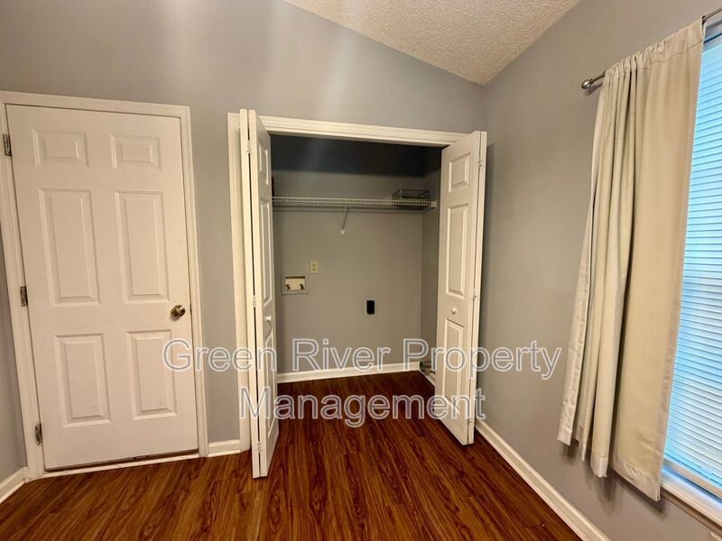 Spacious 4BR Harbor Island Home with Huge Backyard! property image