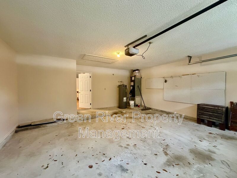 Spacious 4BR Harbor Island Home with Huge Backyard! property image