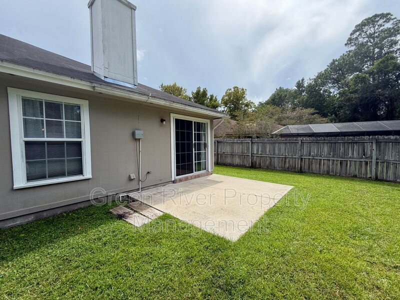 Spacious 4BR Harbor Island Home with Huge Backyard! property image