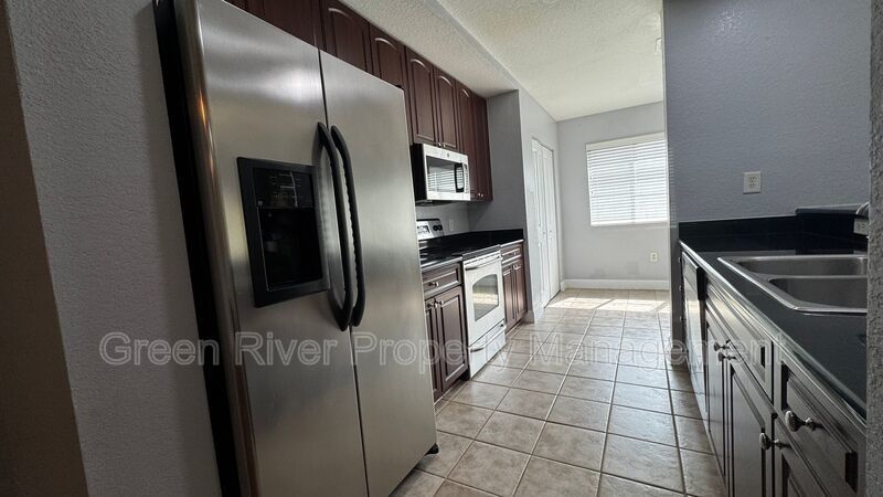 Lakeview Townhome in Il Villagio with Garage, Screened Lanai & Resort-Style Amenities property image